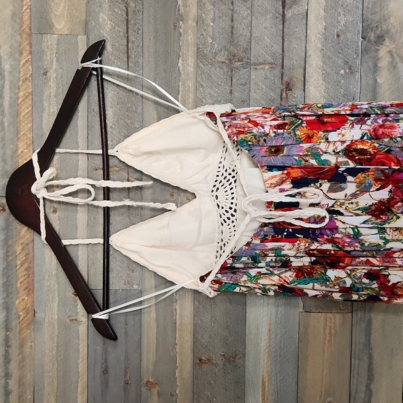 Yuriceli Co. maxi halter top dress size small/medium, beige and red roses - Picture 4 of 7